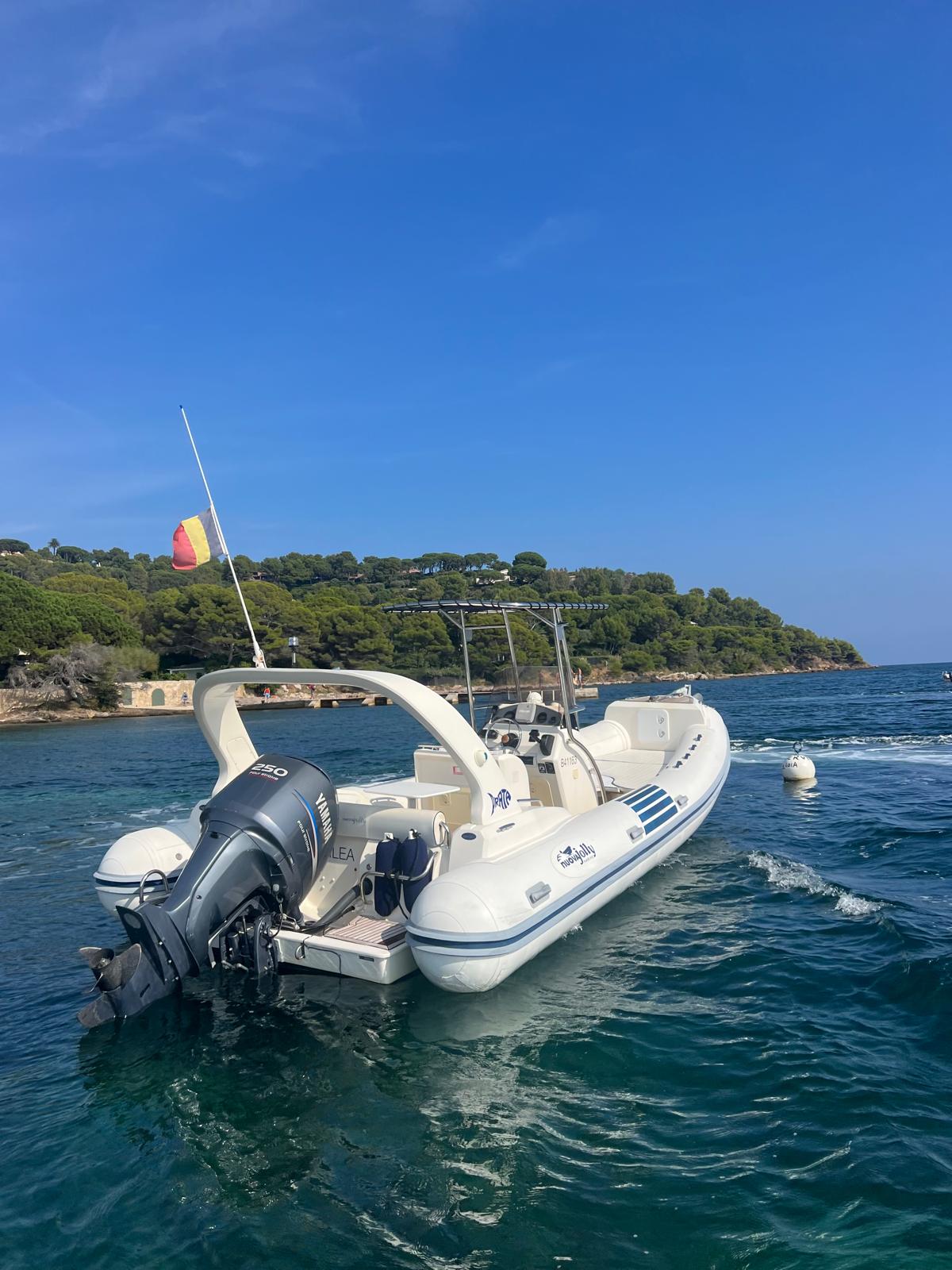 Nuova Jolly 7,5m en navigation